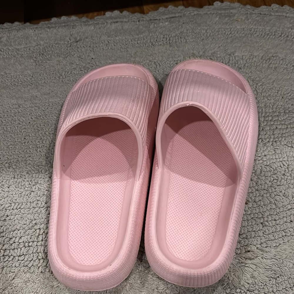 Pink cloud slides - Picture 2 of 3